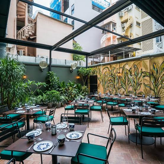 AMO Singapore Pizza Restaurant
